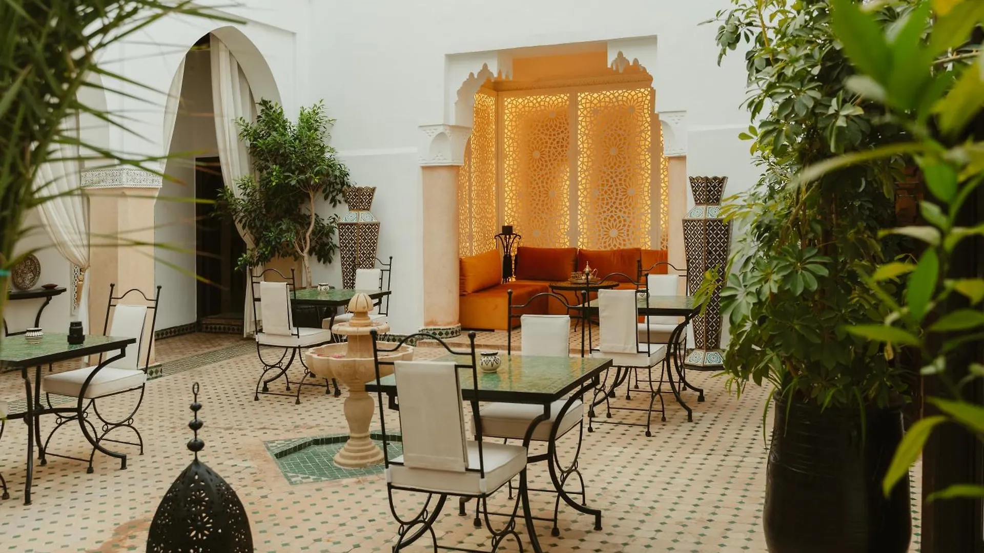 Riad Dar Dialkoum location